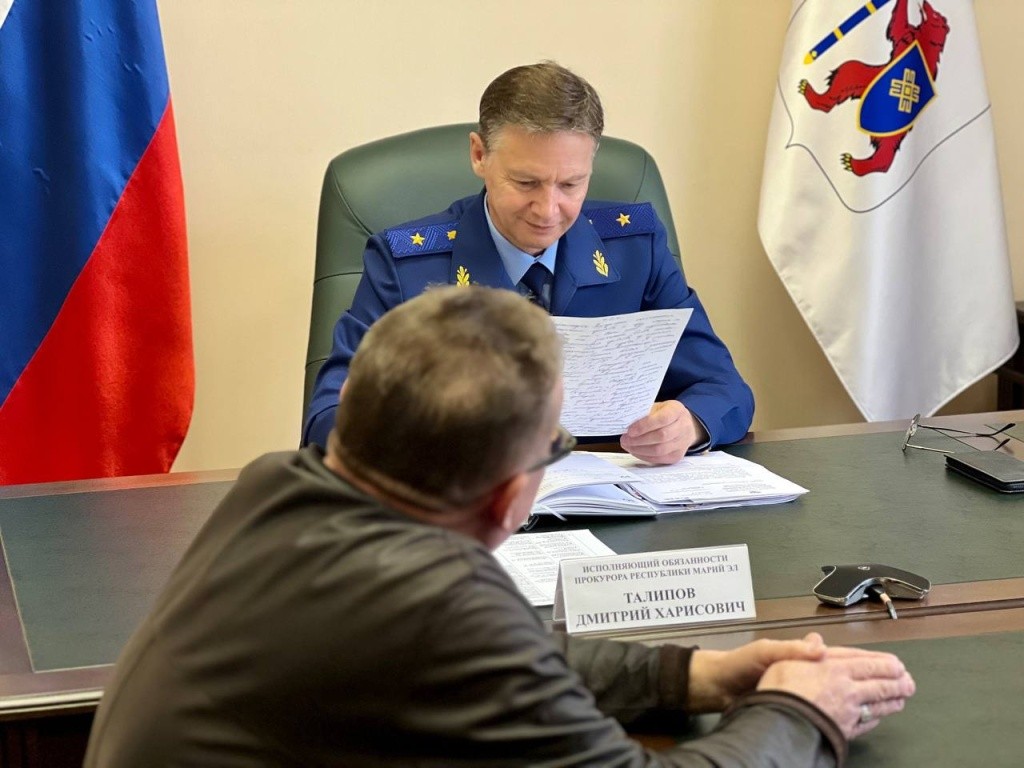 О многом и.о. прокурора Марий Эл вспоминает с доброй улыбкой. (Фото предоставлено пресс-службой прокуратуры РМЭ).