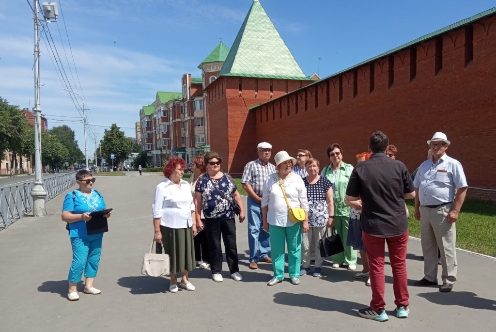 Лысковчане прошлись по городу с экскурсией. (Фото предоставлено МРО ВОИ). Лысковчане прошлись по городу с экскурсией. (Фото предоставлено МРО ВОИ).