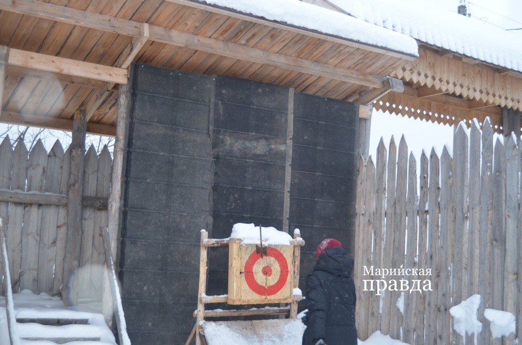 Метание топорцов 1.jpg