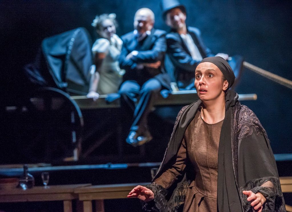 Рязанский ТЮЗ. Спектакль Господа Головлевы. Маменька. Фото педоставлено театром.jpg