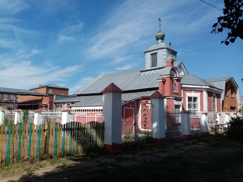 В Вознесенском храме сейчас совершается таинство крещения (Фото Натальи Кулишовой).