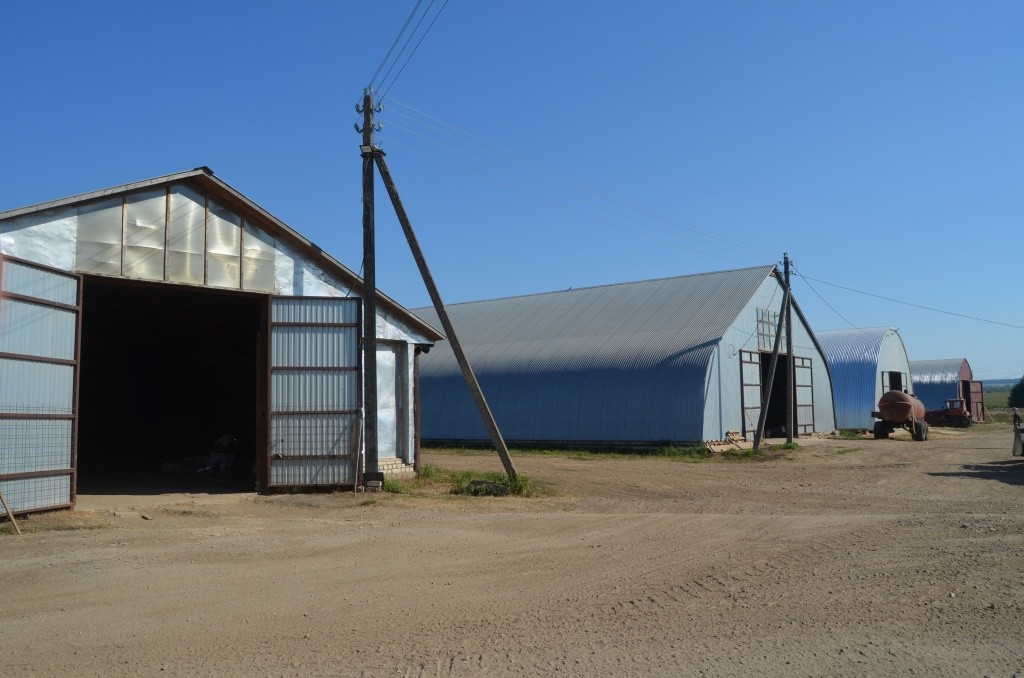 Огромные склады в Игисоле наполняются зерном. Огромные склады в Игисоле наполняются зерном.jpg