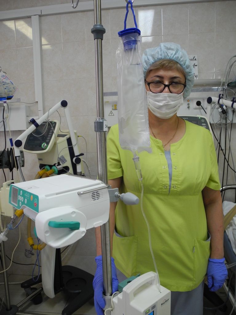 И пациенты, и оборудование - под пристальным взглядом медработников круглые сутки. (Фото Натальи Кулишовой).