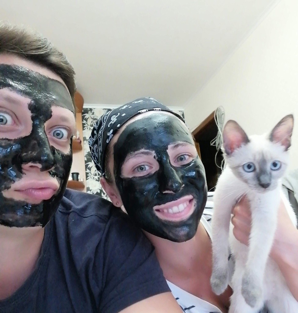 .jpg Мы- не тусовочные, у нас живое домашнее веселье .Фото предоставлено Алексеем Чистяковым.jpg