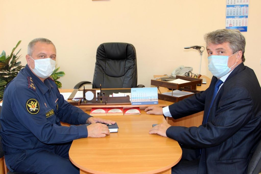 Встреча С.Степанова (справа) и Д.Филина.jpg