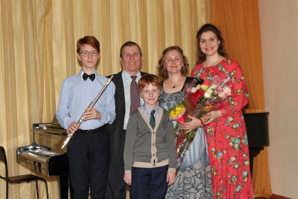 В окружении любимой семьи. Фото предоставлено Светланой Шапкиной.jpg