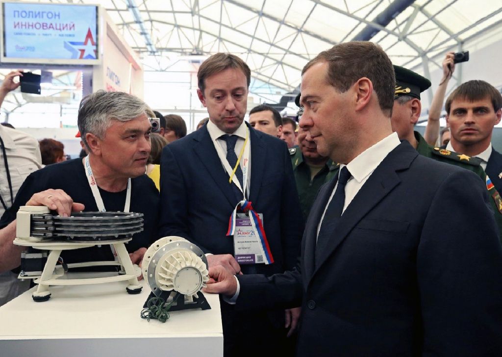 Д.Медведев и И.Кудрявцев (ПГТУ) на форуме Армия.jpg