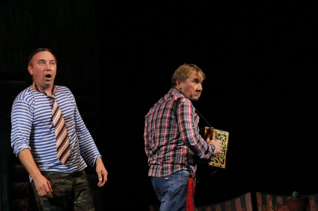 Комедия и трагедия равно удаются артисту. Фото Валерия Тумбаева.jpg