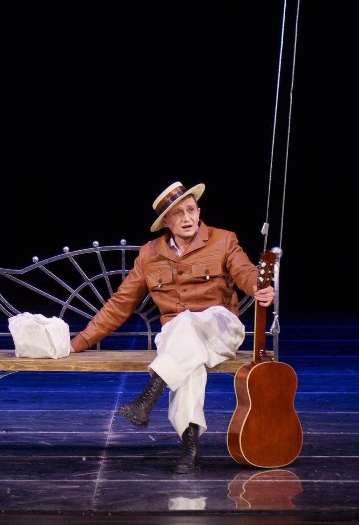 Один из любимых образов актера - Смердяков в спектакле Сладострастники..jpg