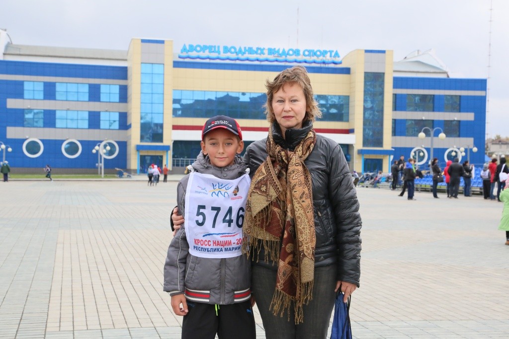 С тренером по плаванию Петруниной И.Н., сентябрь 2013 года.JPG