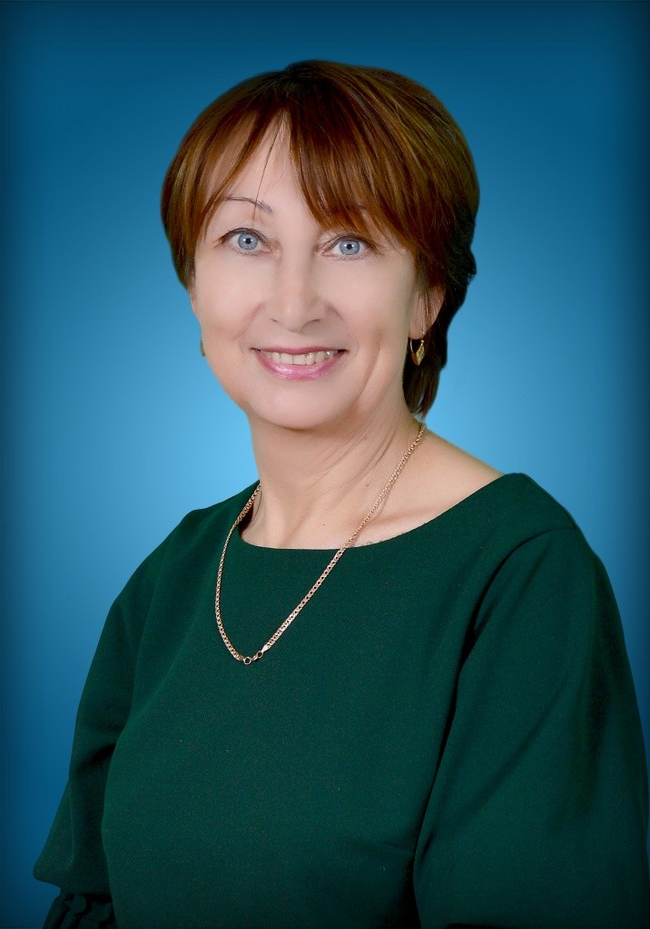 Валентина Вениаминовна вот уже 35 лет в школе.jpg