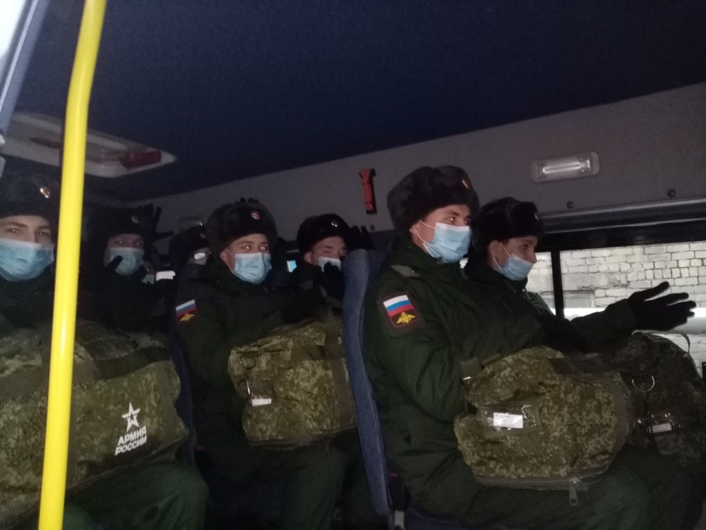 До свидания, мальчики! (Фото Натальи Кулишовой).