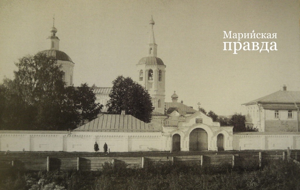 Богородице-Сергиевский женский монастырь в дореволюционные года. (Фоторепродукция Натальи Кулишовой).