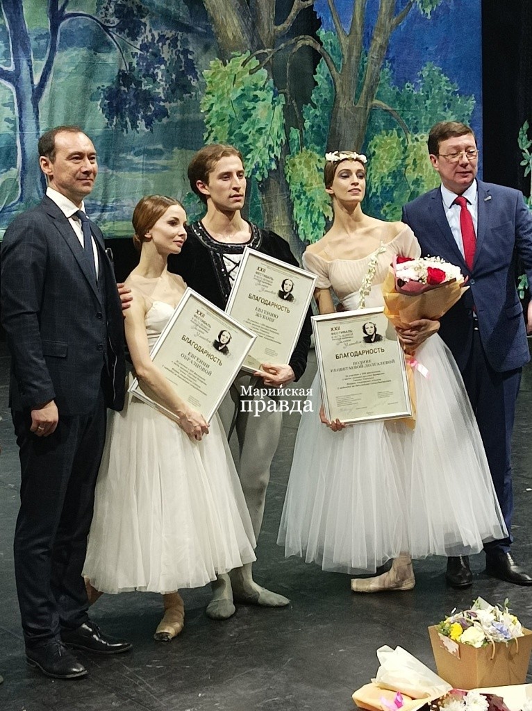 Фото на добрую память - еще одна традиция фестиваля. Фото Марины Оленевой.jpg