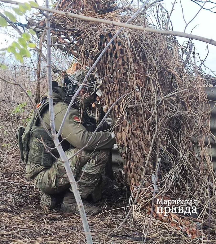 За работой.