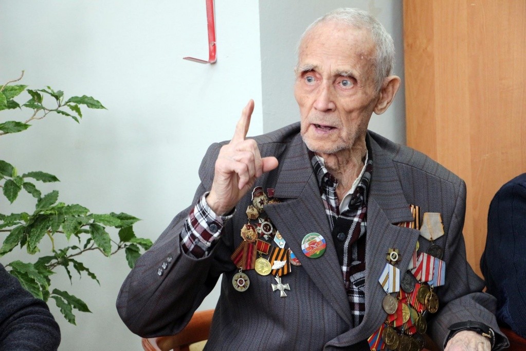 Подростки УИИ Марий Эл. Встреча с ветераном (3).JPG