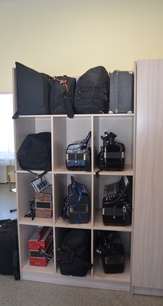 Среди музыкальных инструментов школы искусств есть и такие, которые стоят сотни тысяч рублей. Среди музыкальных инструментов школы искусств есть и такие, которые стоят сотни тысяч рублей.jpg