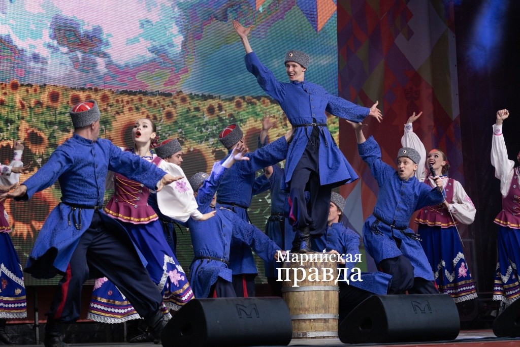 Кузбасский театр танца Сибирский калейдоскоп.jpg