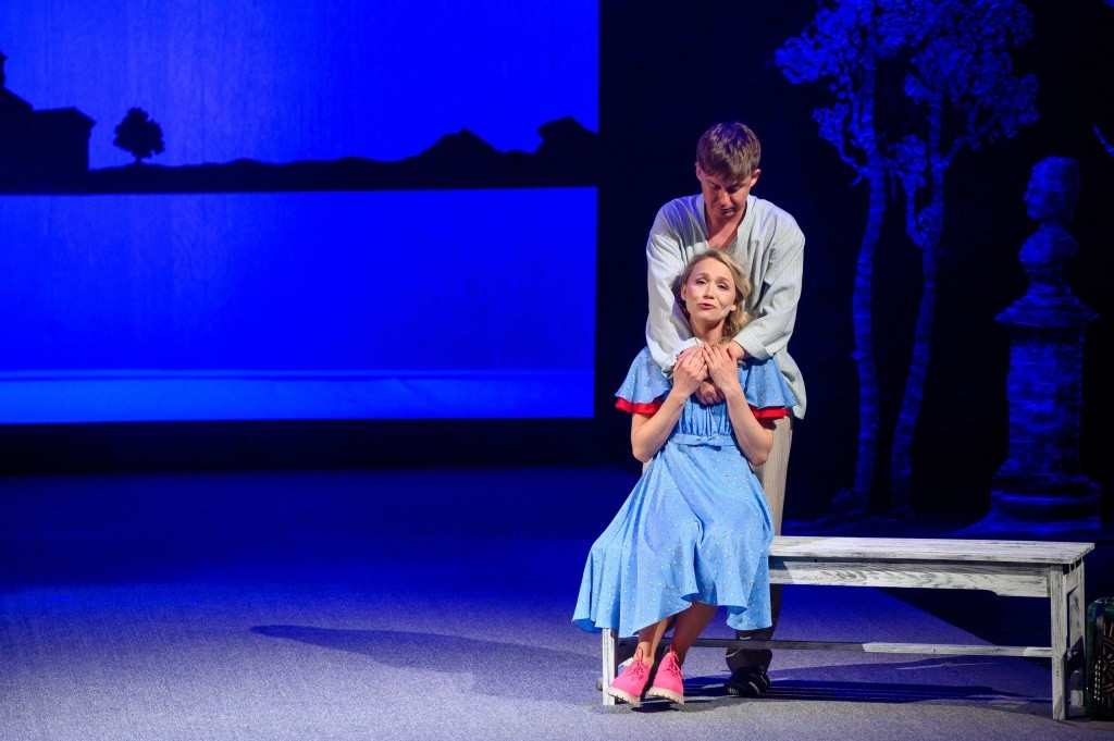 .jpg Дуэто Юлии Ангеловской (Аксюша) и Ярослава Ефремова (Петр) добавили лиричности в спектакль..jpg