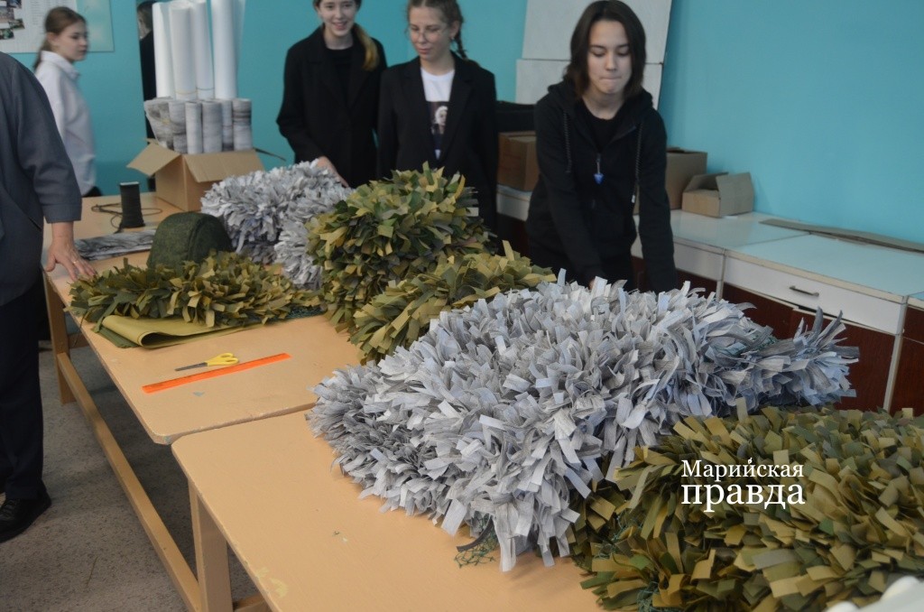 В школе сплели уже больше 60 нашлемников 1.jpg