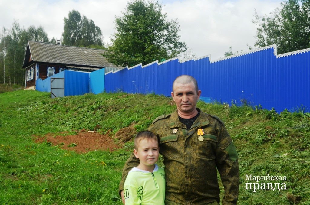 С сыном Глебом в деревне1.jpg