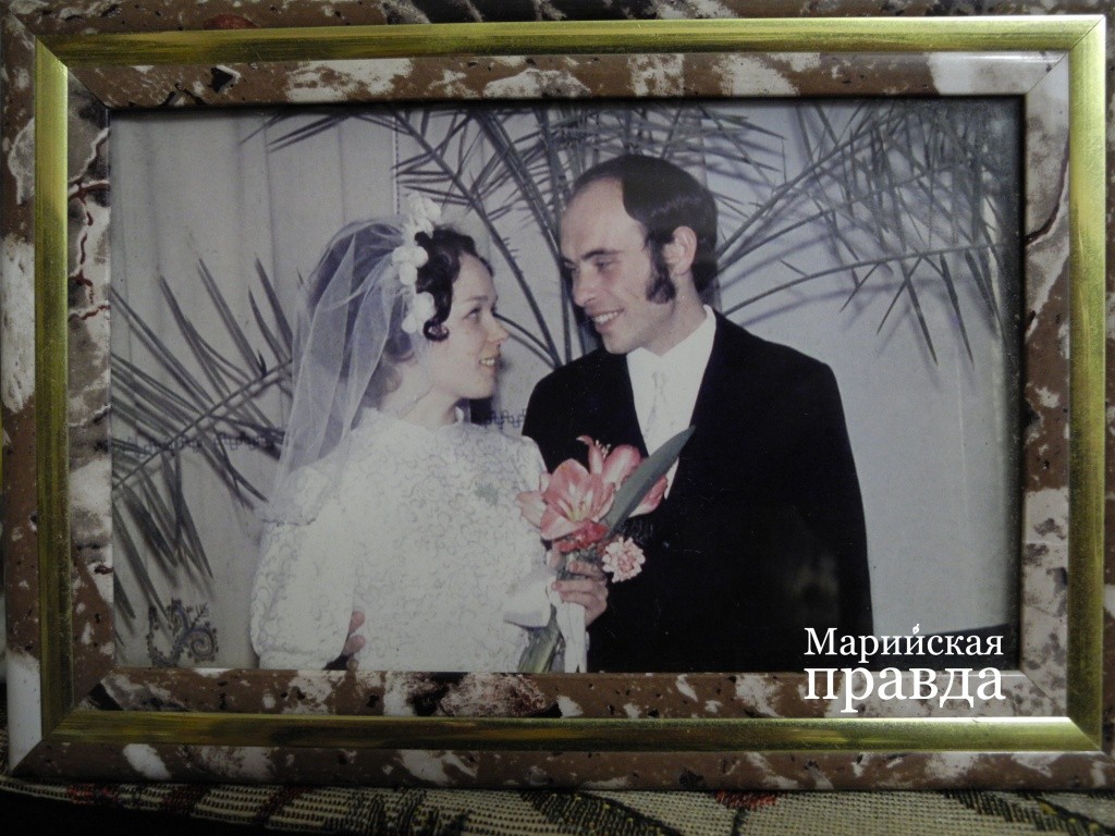 У Бухарцевых было две свадьбы! (Фоторепродукция Натальи Кулишовой).