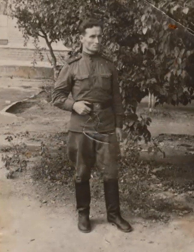 Иван Егорович Антонов ушел в армию за год до начала войны и прослужил восемь лет. (фото предоставлено Виталием Антоновым).