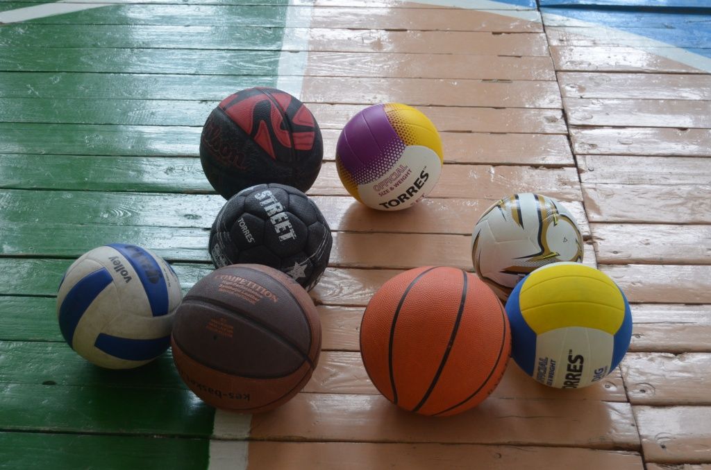 Закуплены новенькие мячи по нескольким видам спорта.JPG