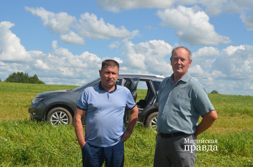 Руководитель хозяйства Владимир Таныгин и руководитель отдела сельского хозяйства администрации района Владимир Семеев уверены, 1.jpg
