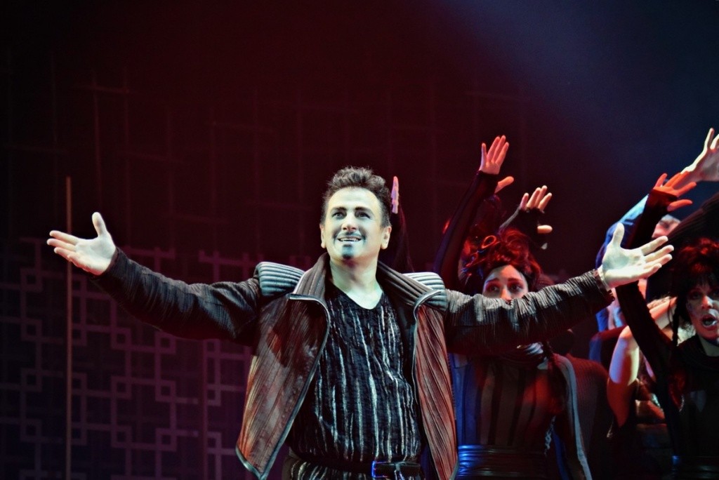 Ахмед Агади - звезда мирового уровня , заслуженный арт. России. фото предоставлено Мариинским театром.jpg