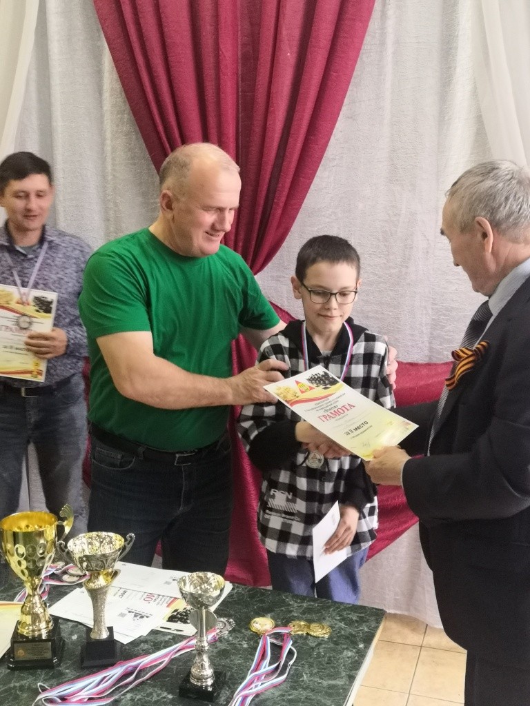 Никита Милютин заткнул за пояс большинство взрослых опытных шахматистов.jpg