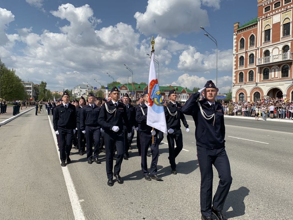 В 2012 году в школе был открыт кадетский класс.jpg