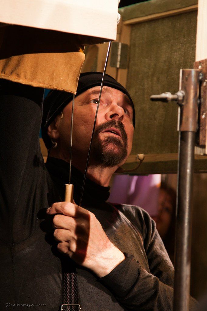 Закулисье. Фото предоставлено Дмитрием Репьевым.jpg