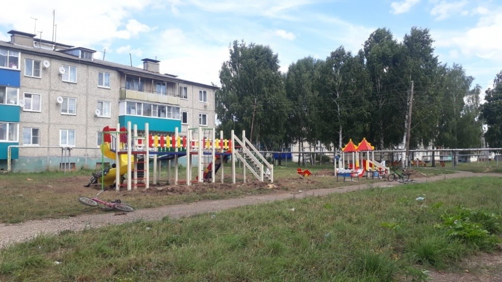 Детская площадка в д. Михайловка _после реализации роекта.JPG