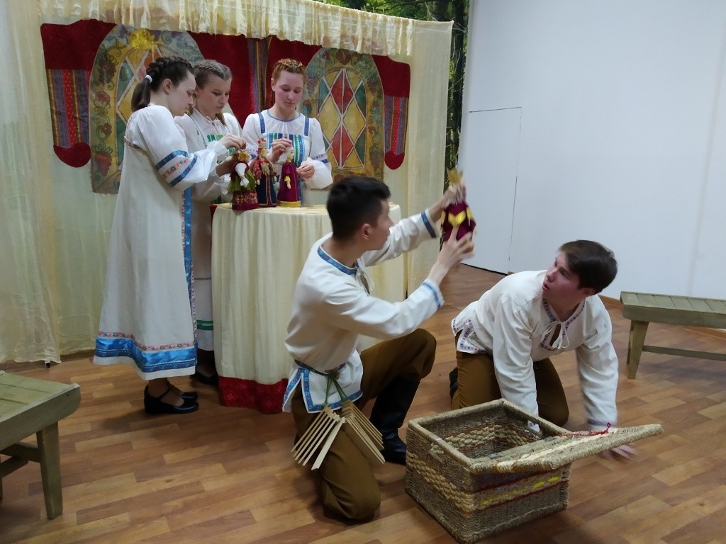 музей Евсеева. Сказка о царе Салтане.jpg