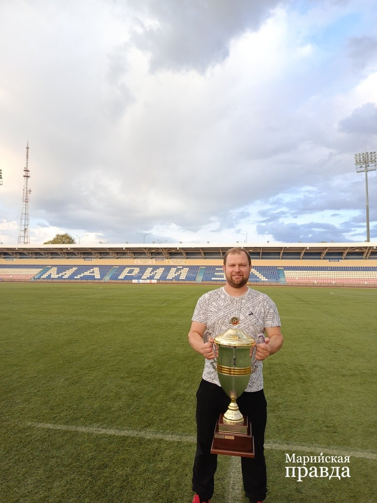 Тренер команды Первое мая Дмитрий Фадеев сумел сделать с земляками хет -трик в чемпионате республики1.jpg