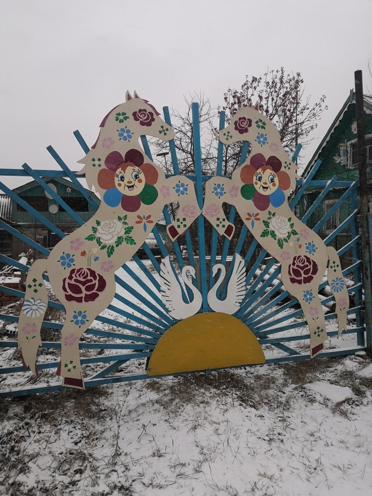 Вторых таких ворот точно не найти. Вторых таких ворот точно не найти.jpg