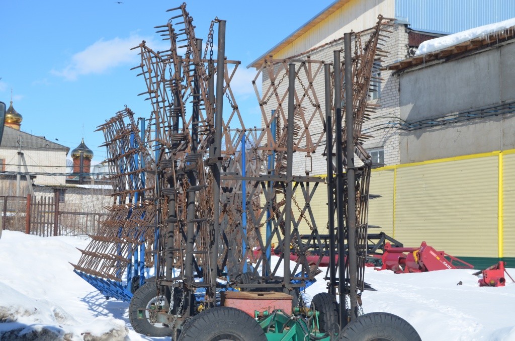 Бороновальное хозяйство готово к работе.jpg