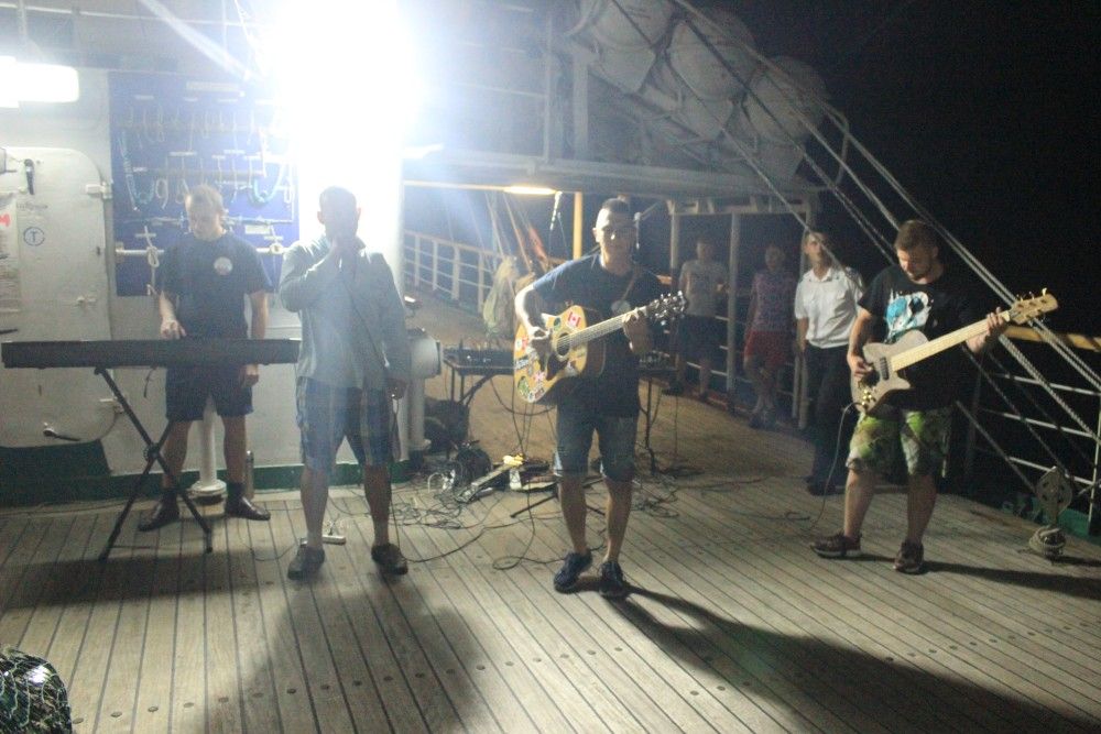 Концерт в открытом океане..JPG