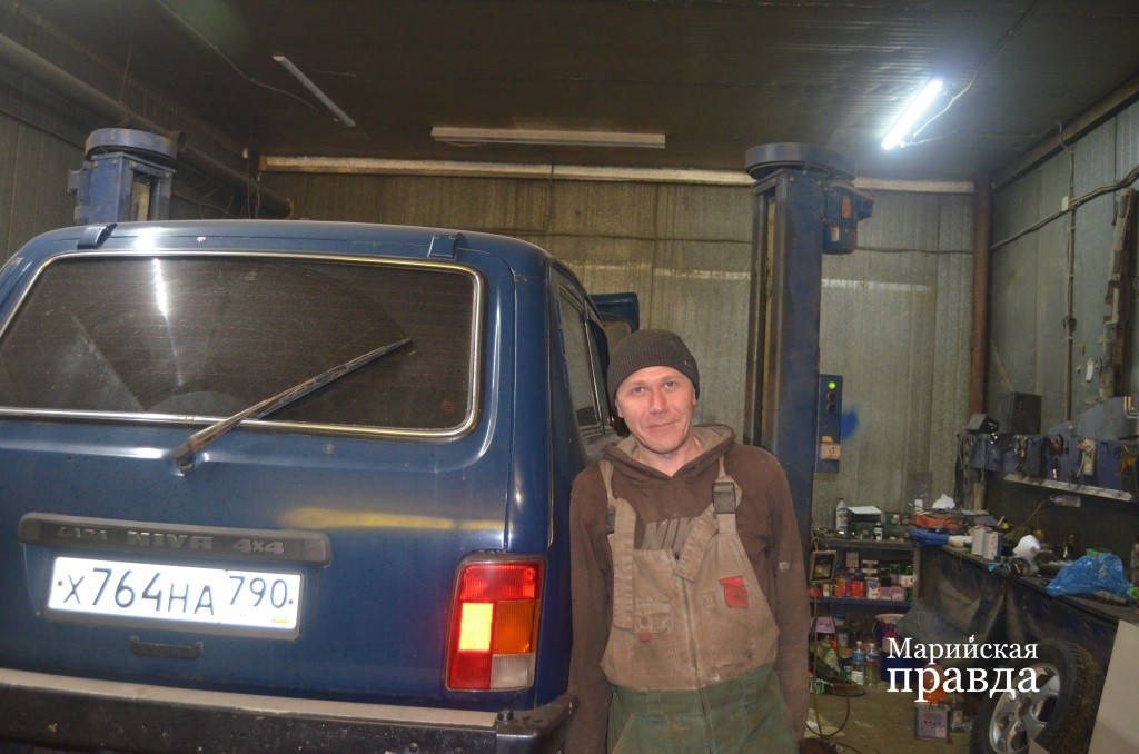 Через руки Станислава Мамаева проходят все авто, отправляющиеся на СВО..jpg