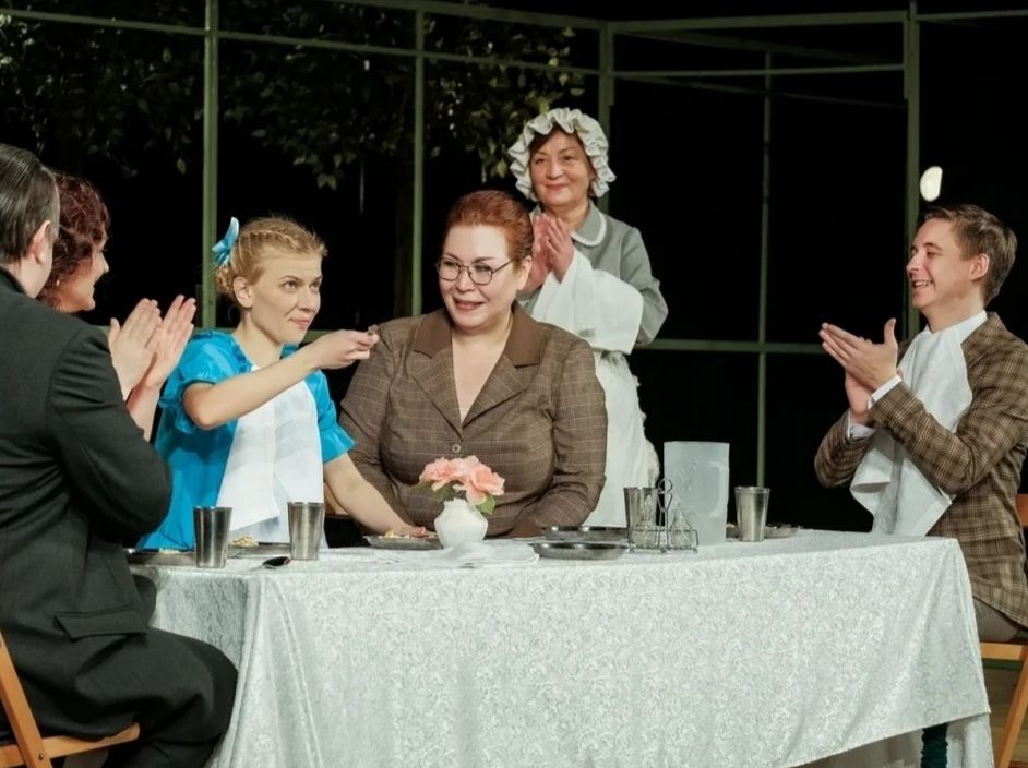 Сцена из спектакля Сотворившая чудо. Фото предоставлено Людмилой Мансуровой.jpg