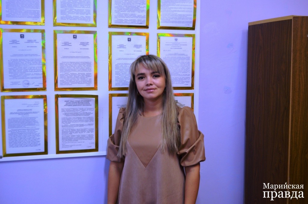 Заведующая садиком София Сидоркина довольна молодым пополнениеем(1).jpg