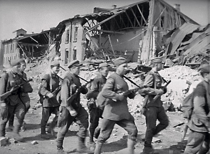 наши в Мценске.png