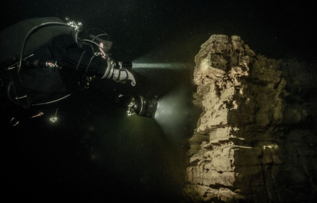 На глубине.