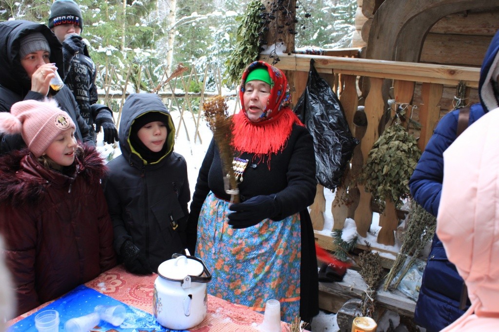 Чаепитие - одна из любимых частей программы. (Фото предоставлено МРО ВОИ).