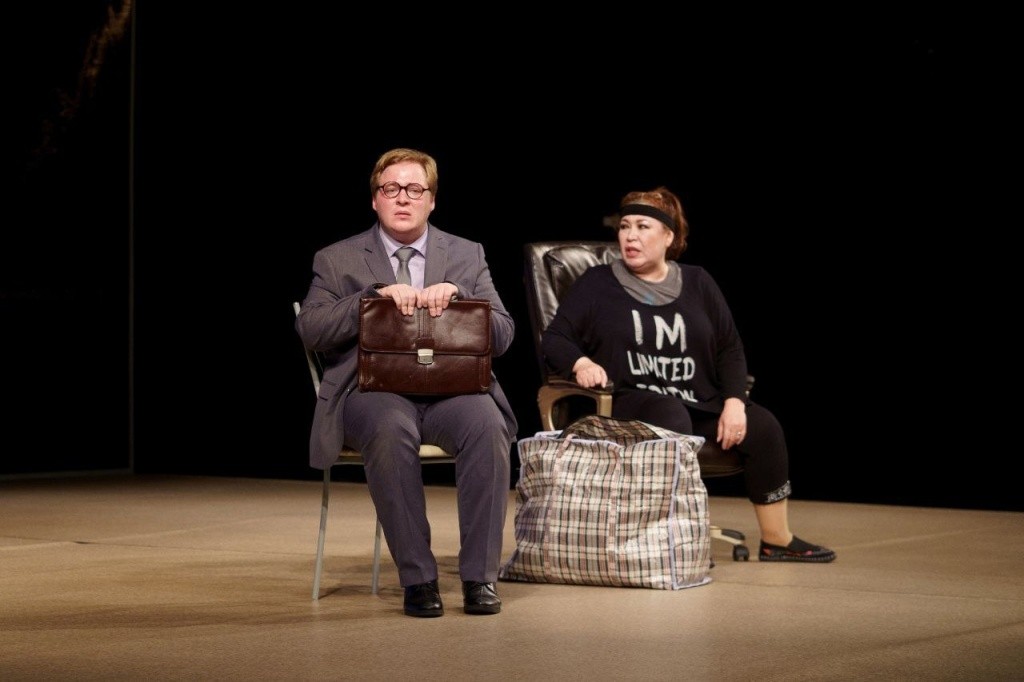 Заслуженная артистка Калмыкии Людмила Мансурова не только партнерша Сергея Матюшкина уже во втором театре, но именно благодаря ей он приехал в русский театр Элисты.jpg