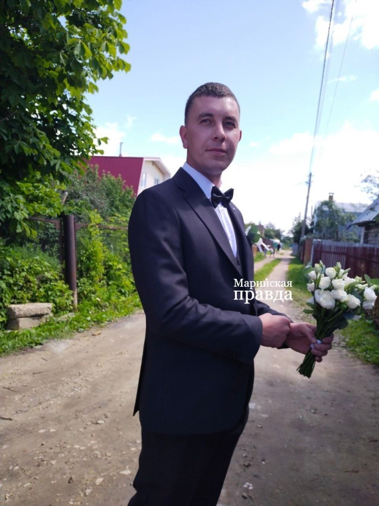 Сменил форму на свадебный костюм 1.jpg