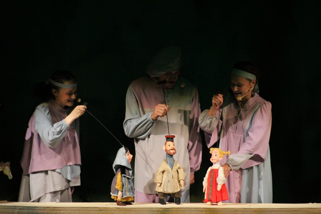 очень атмосферным получился спектакль. фото предоставлено театром кукол.JPG
