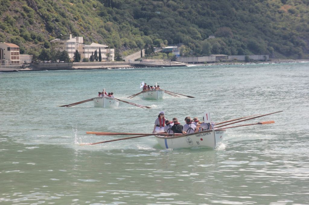 ГОНКА НА ЯЛАХ.JPG