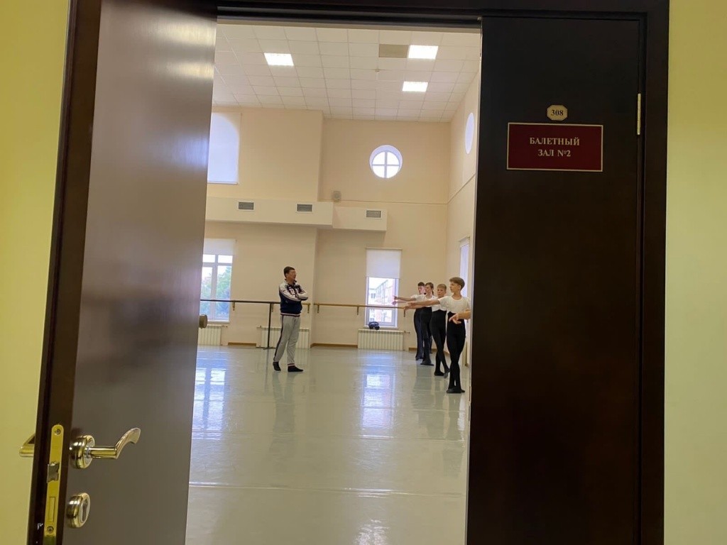 Постигать азы балетного искусства у педагога Иванова - честь и большая ответственность. Фото предоставлено Константином Ивановым.jpg